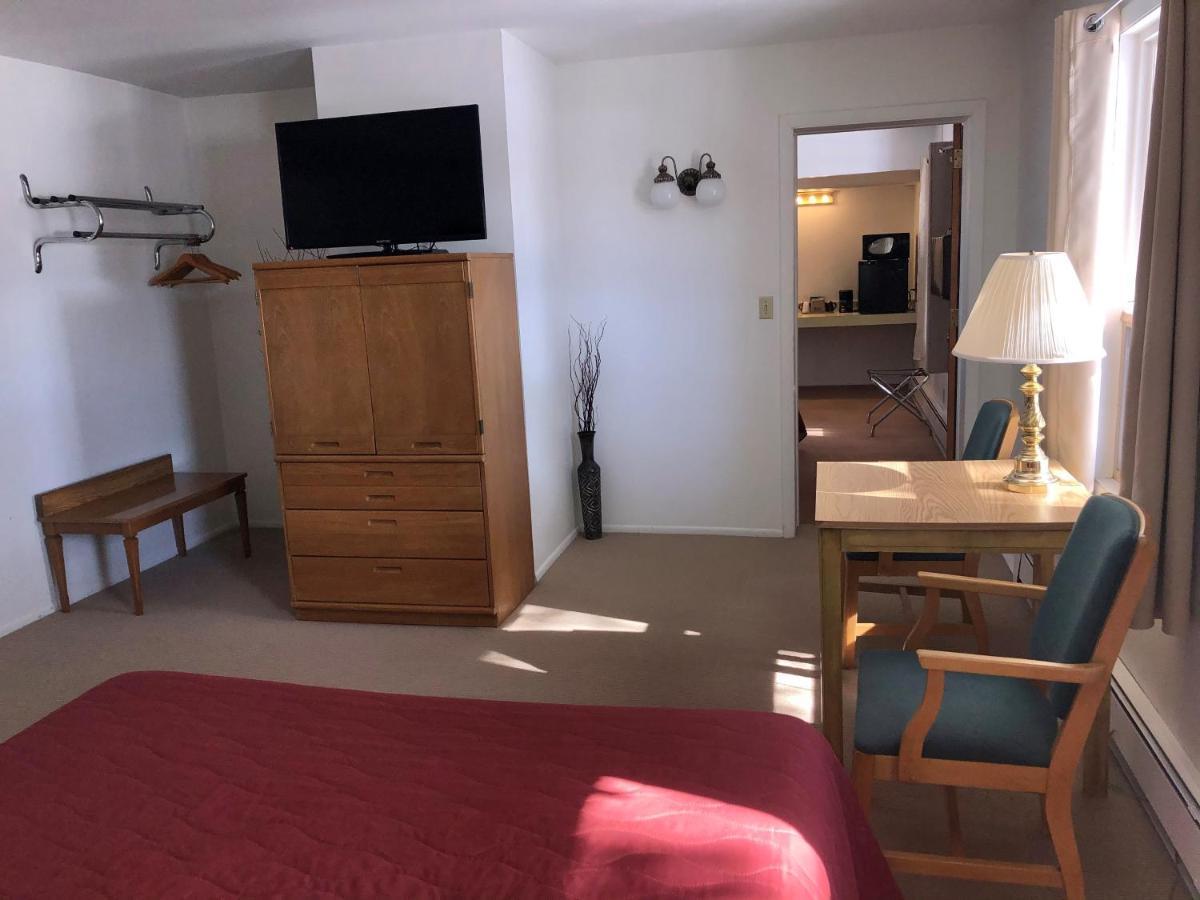 Budget Host Inn Ironwood Eksteriør bilde