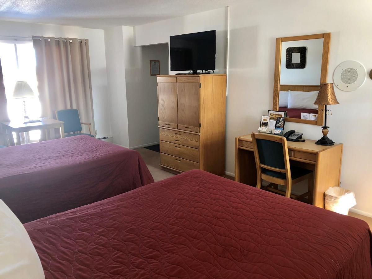 Budget Host Inn Ironwood Eksteriør bilde