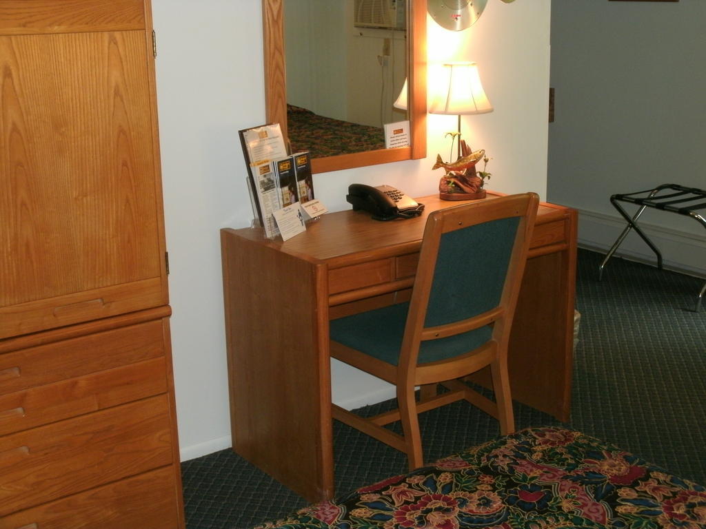 Budget Host Inn Ironwood Eksteriør bilde