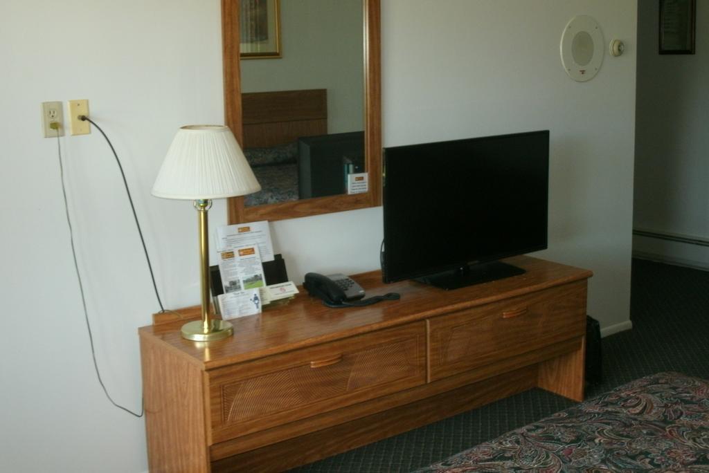 Budget Host Inn Ironwood Eksteriør bilde