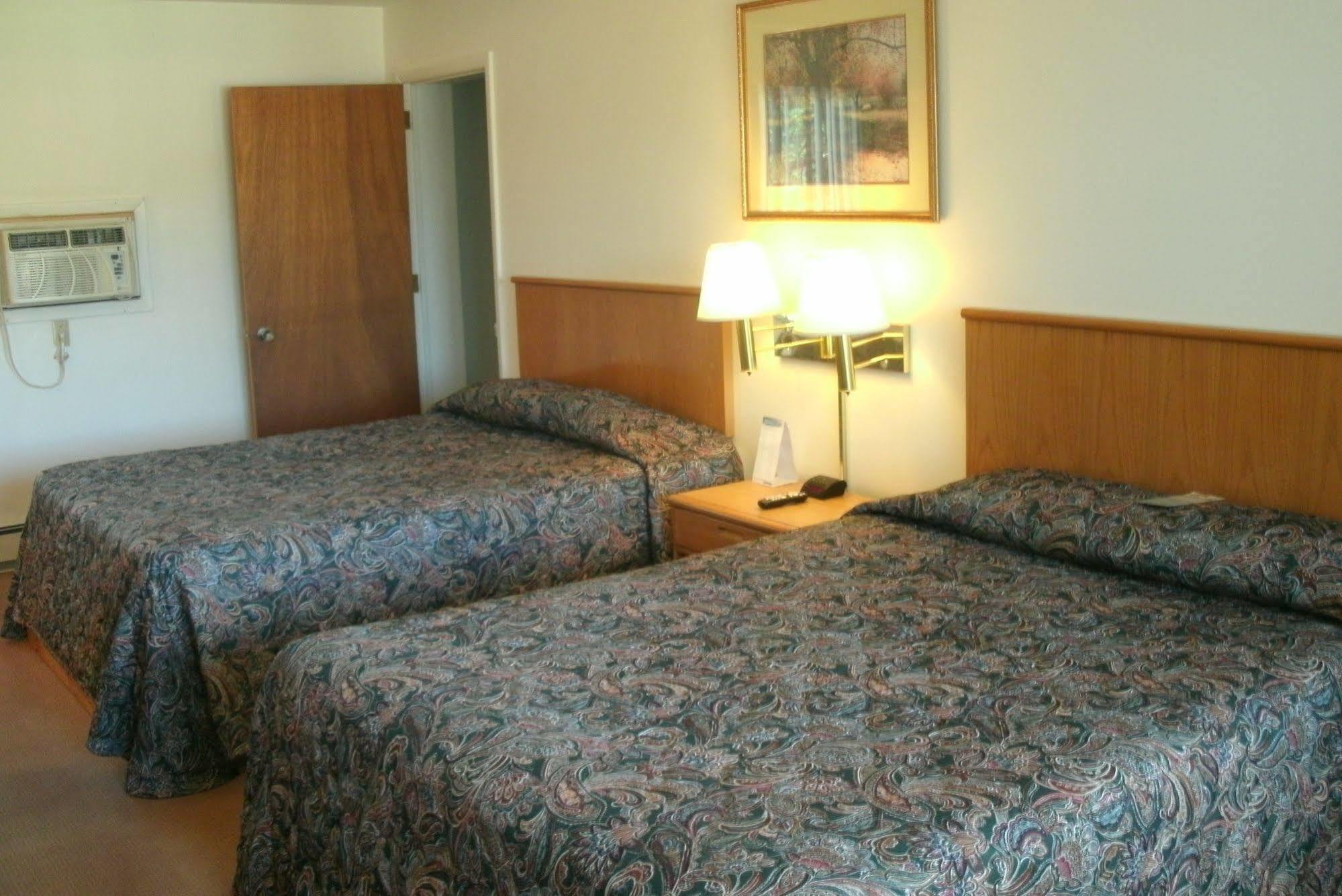 Budget Host Inn Ironwood Eksteriør bilde