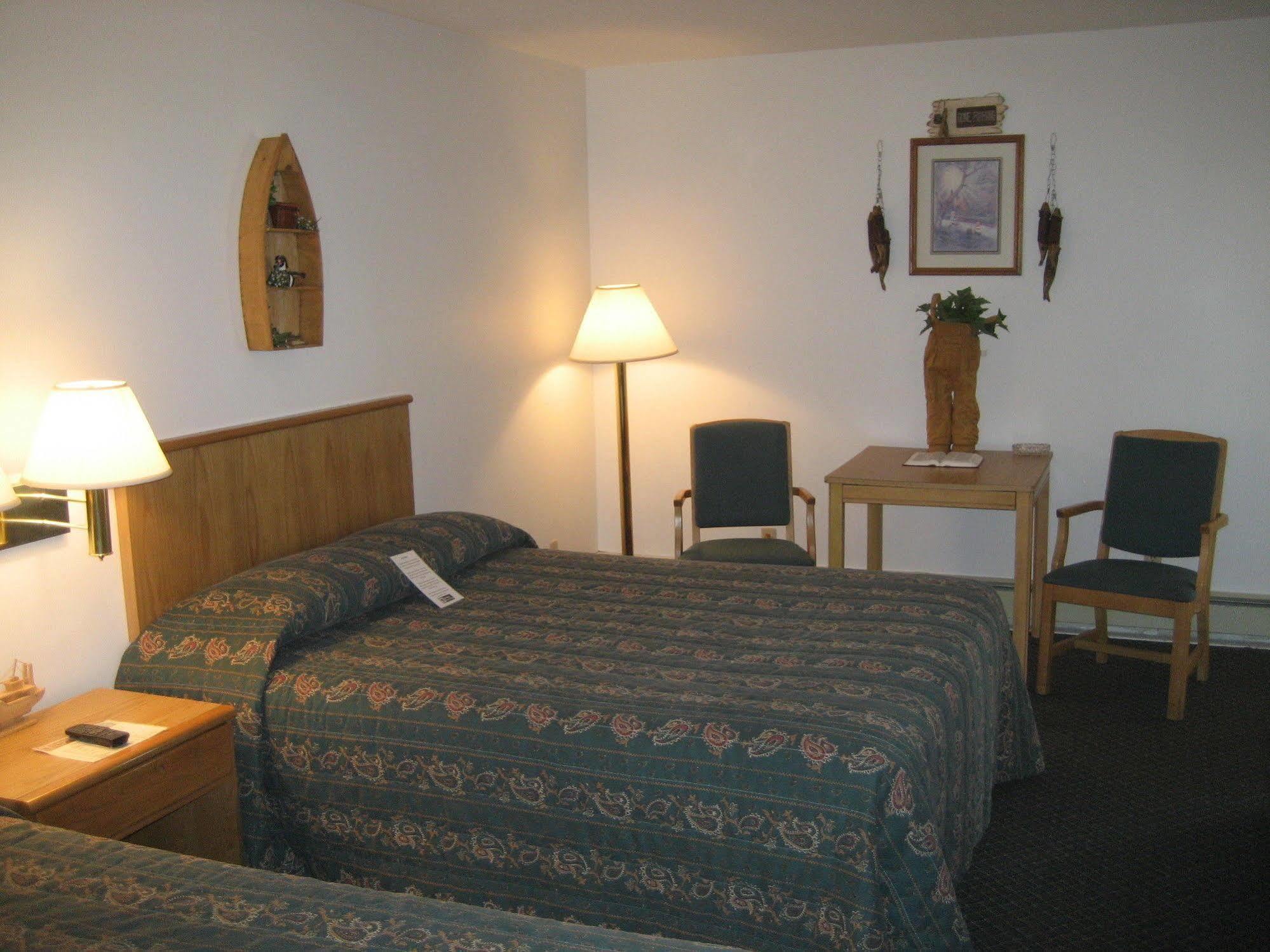 Budget Host Inn Ironwood Eksteriør bilde